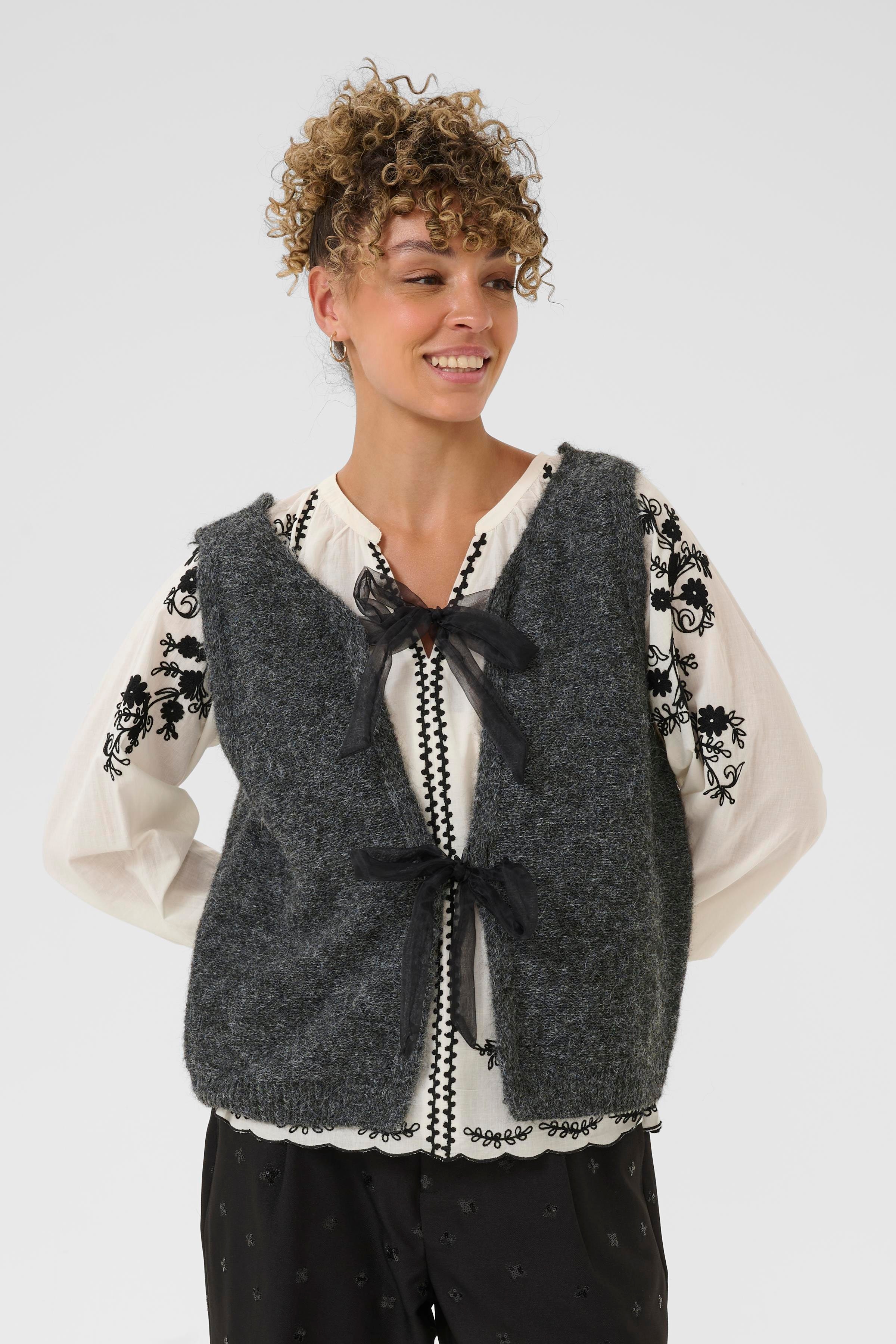 CRBulp Slipover LOOKBOOK FRONT 10614512-101156