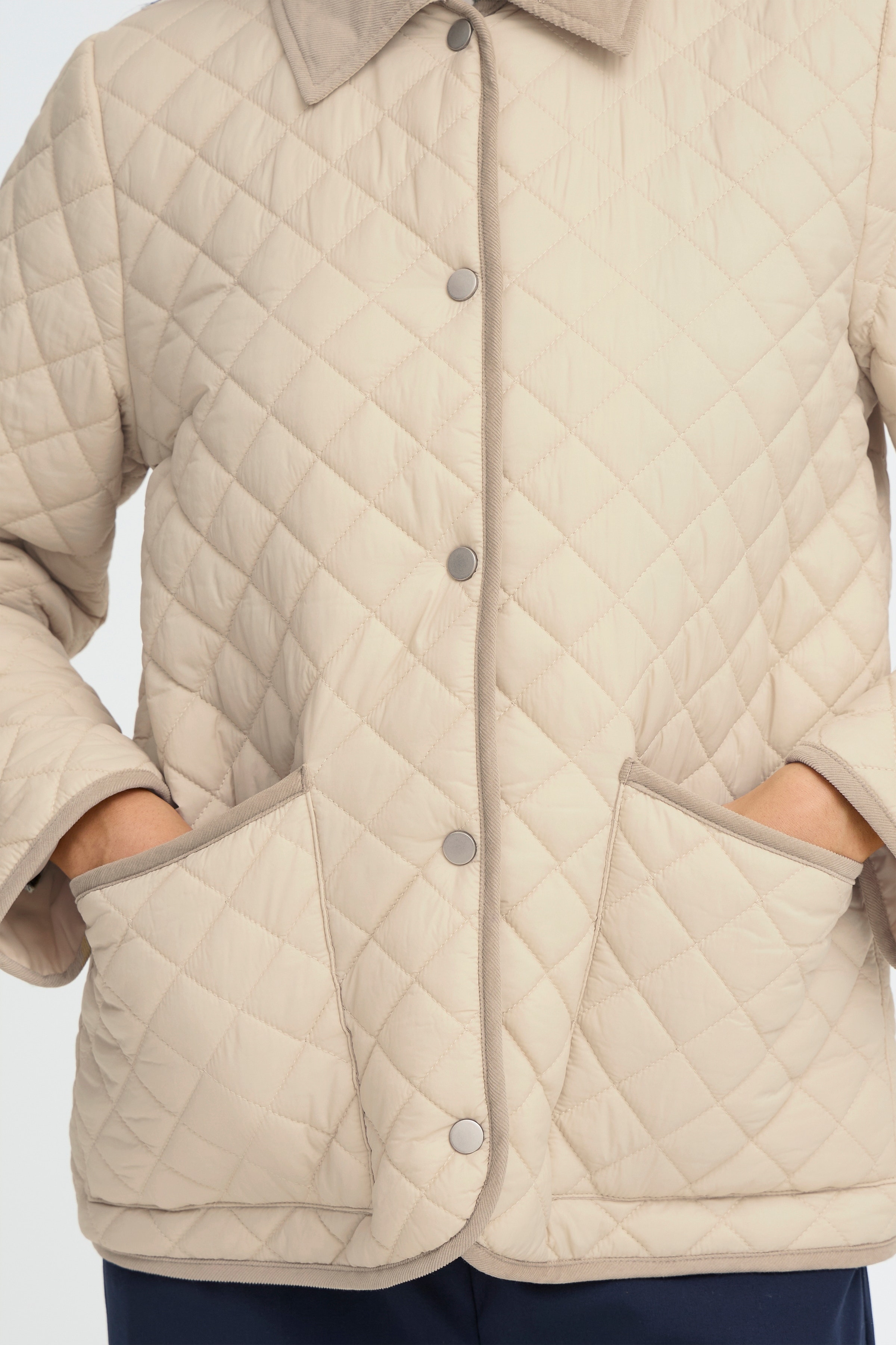 BYBERTA Ytterplagg LOOKBOOK DETAIL 20818514-141107