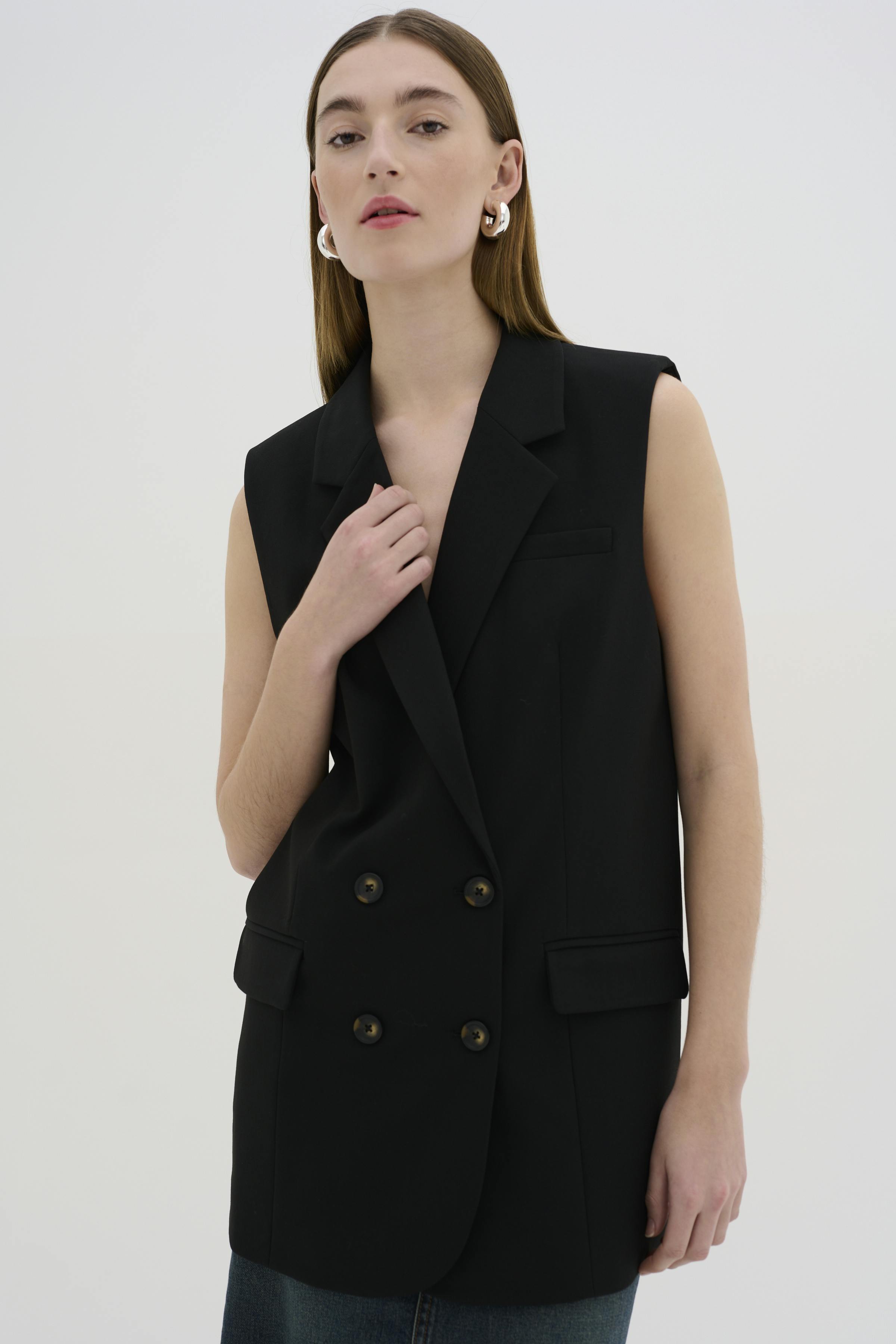 MilanMW Vest LOOKBOOK FRONT 10704872-100031