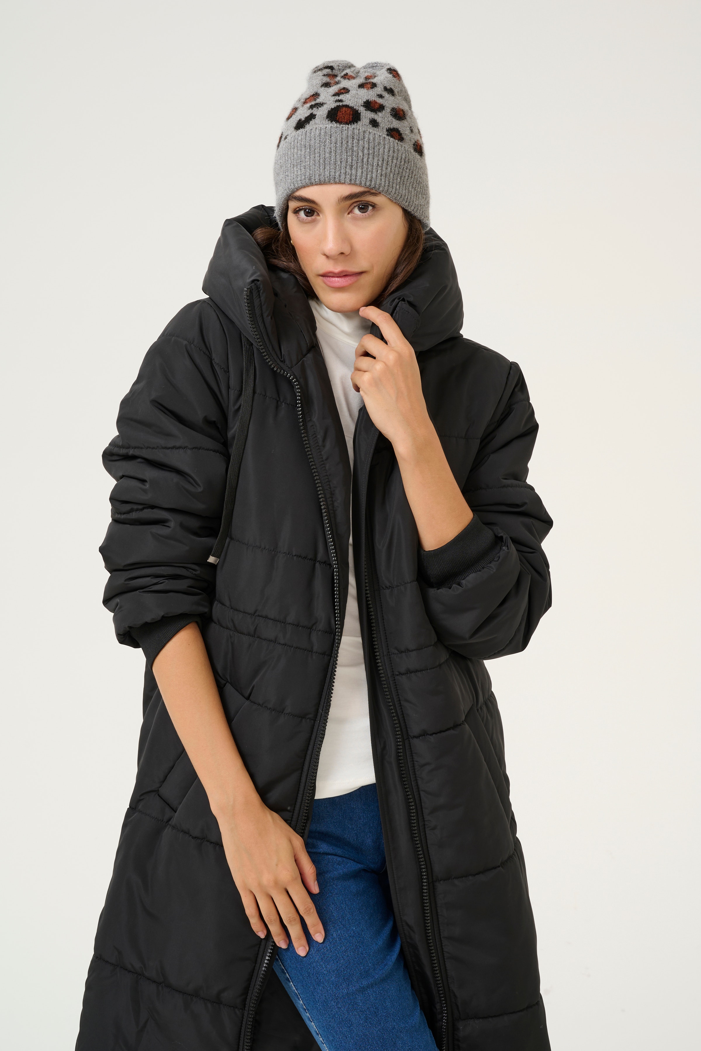 KAmae Hatt LOOKBOOK FRONT 10509910-107421