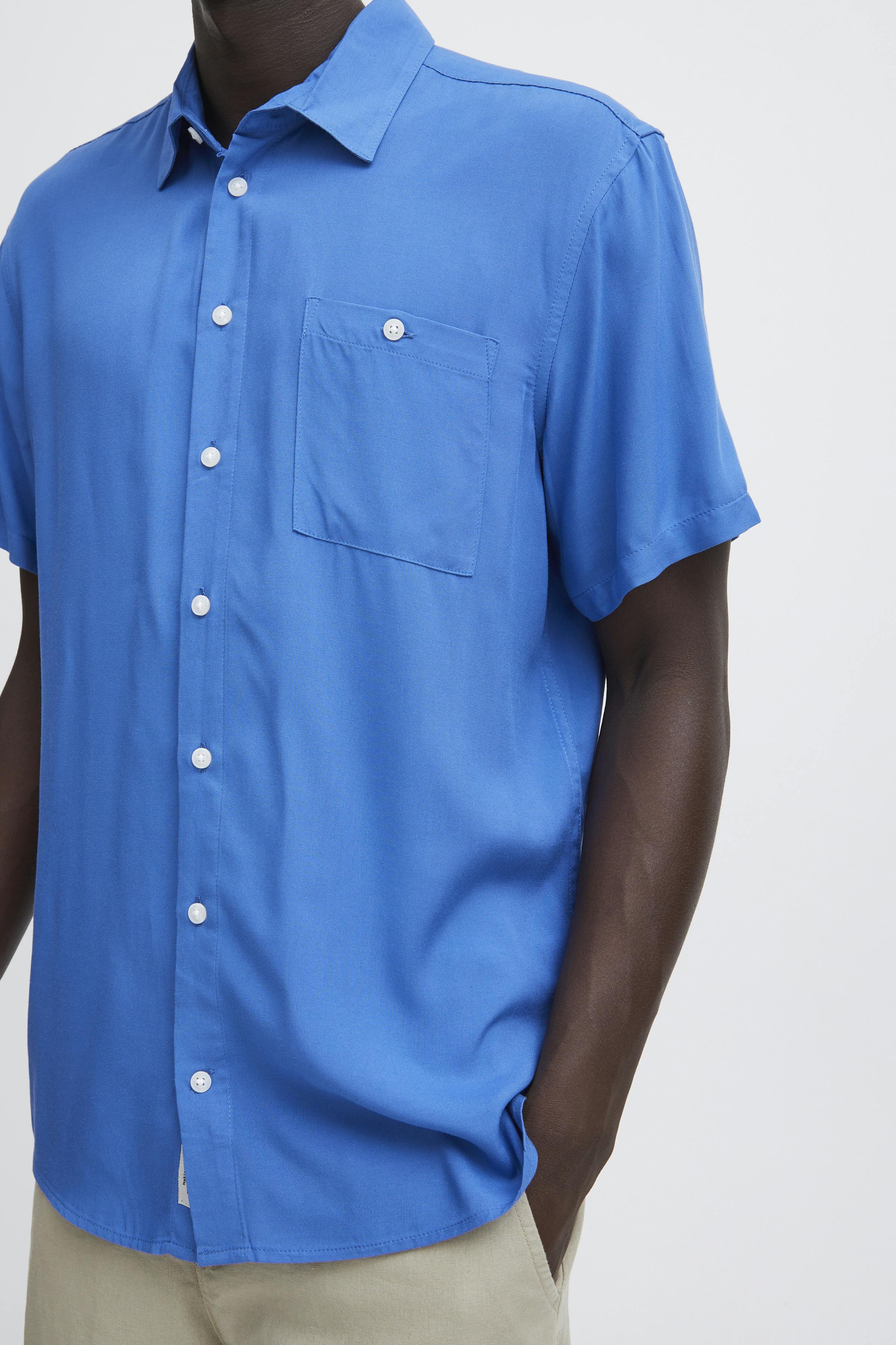 Short sleeved shirt LOOKBOOK DETAIL 20716363-194039