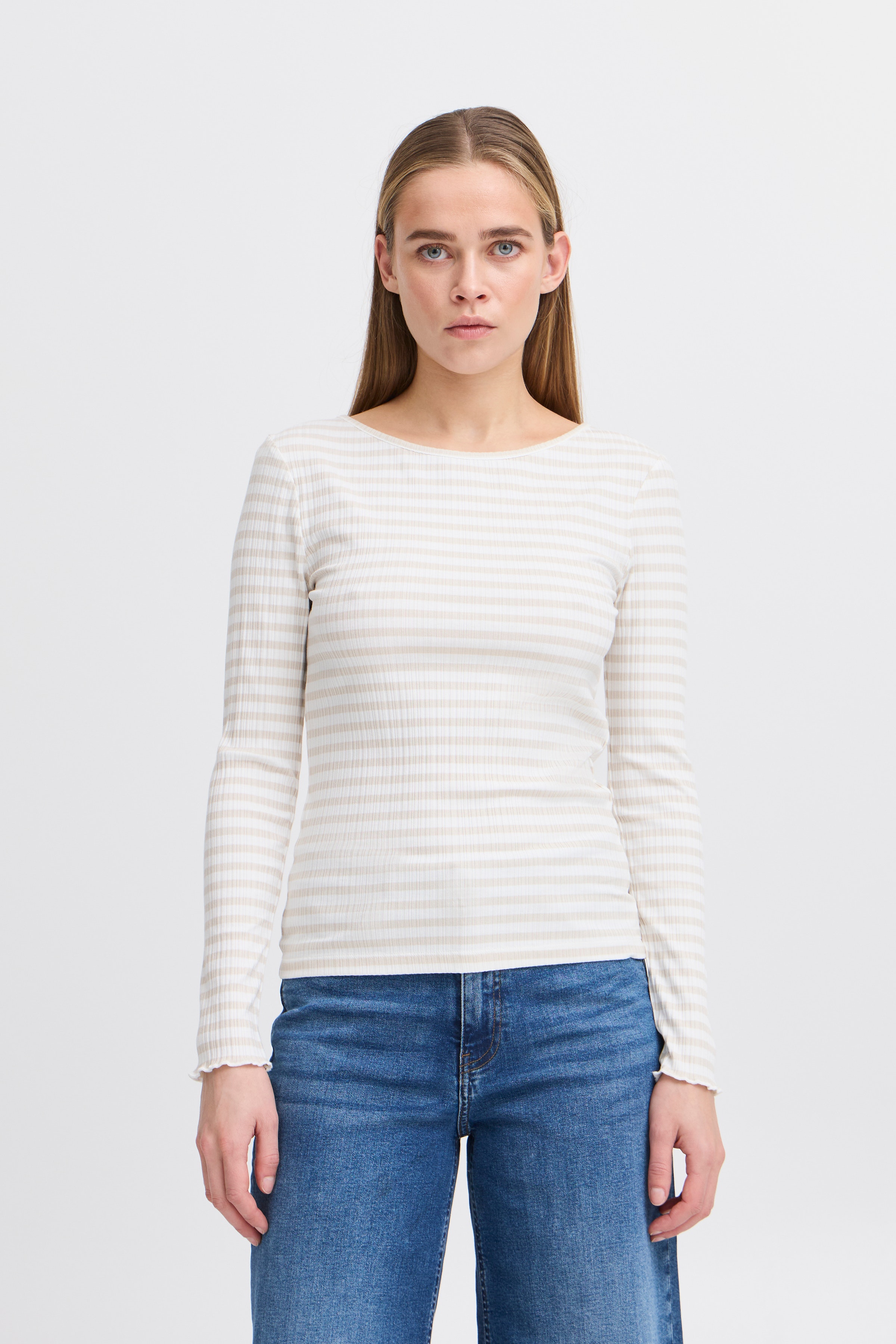 IHCELLA Langermet T-shirt LOOKBOOK FRONT 20122819-130401