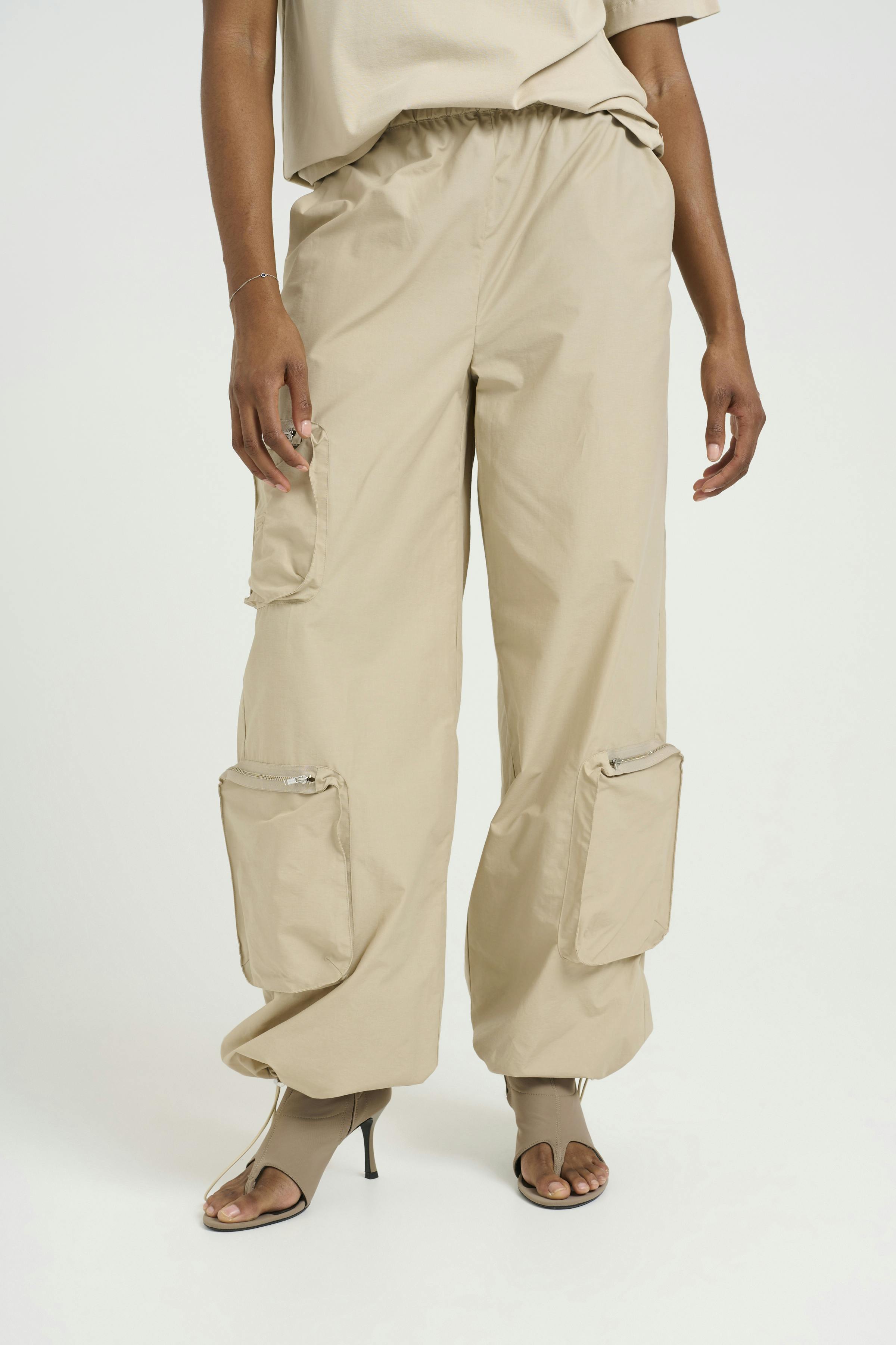 EsmanaGZ Cargo trousers LOOKBOOK FRONT 10909304-161102