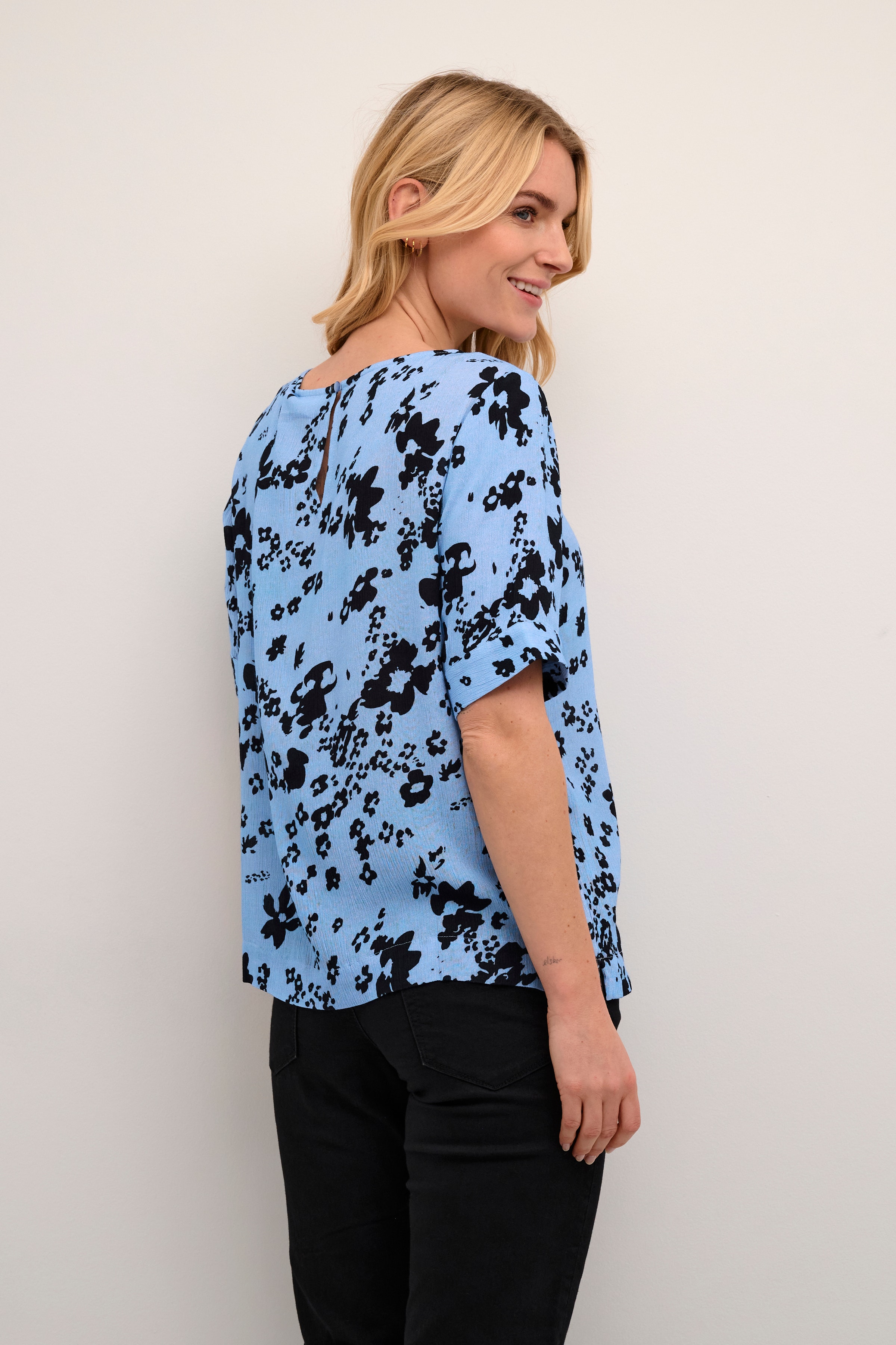 BPjoy Blouse LOOKBOOK BACK 10590418-104281B