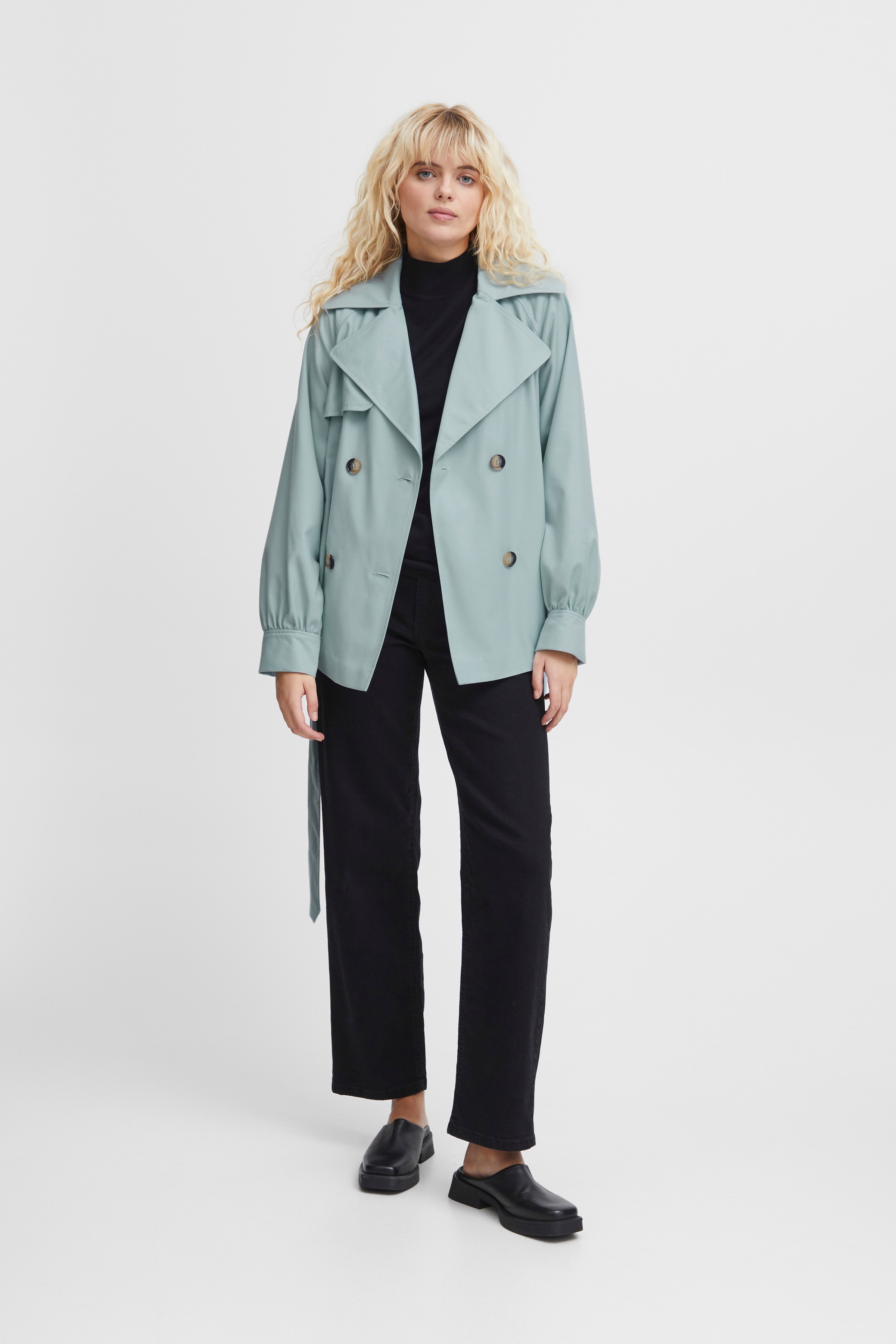 IHFUNOLA Ytterplagg LOOKBOOK FRONT 20120192-144506