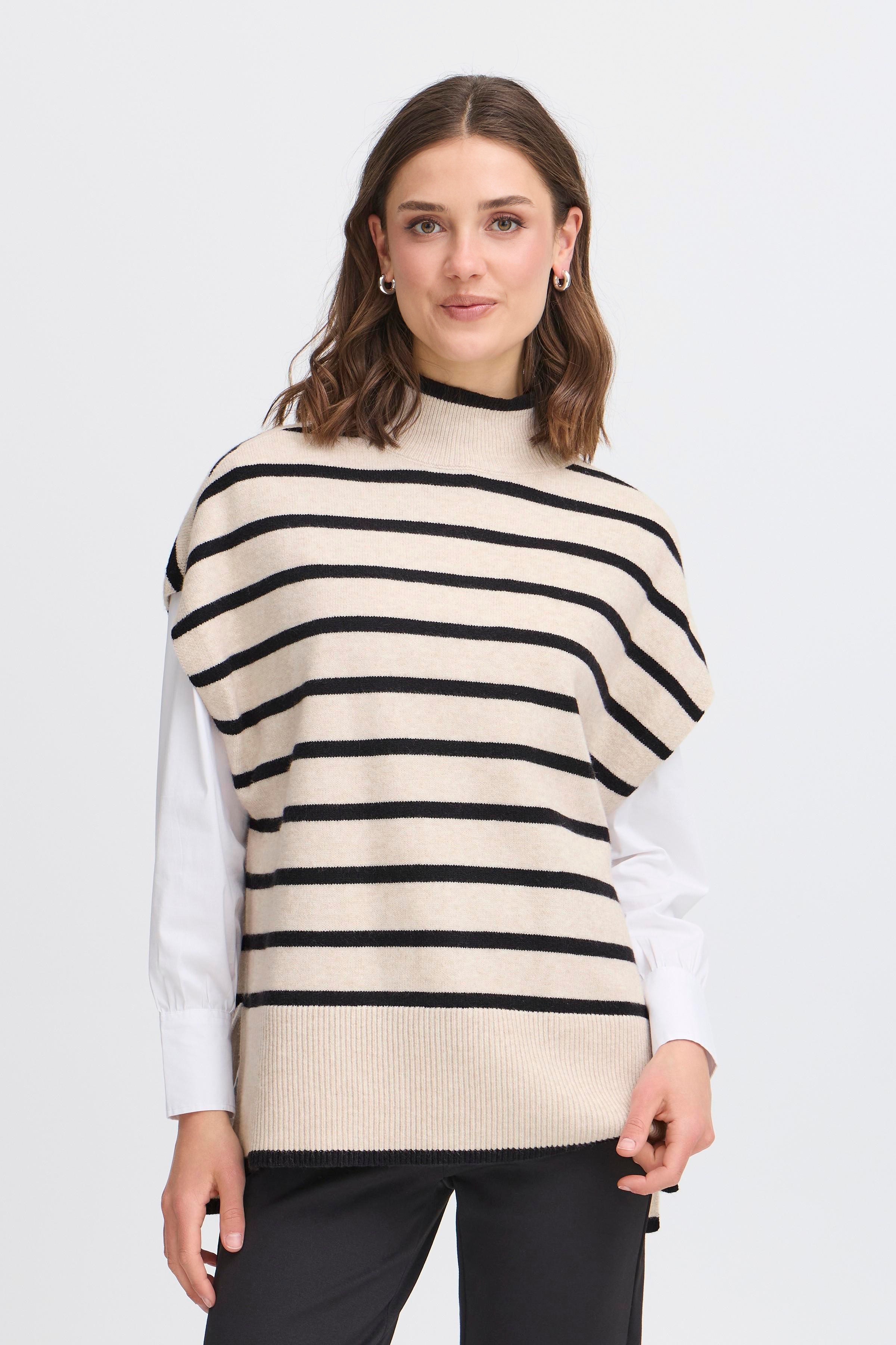 FRBITTE Poncho LOOKBOOK FRONT 20616065-200669