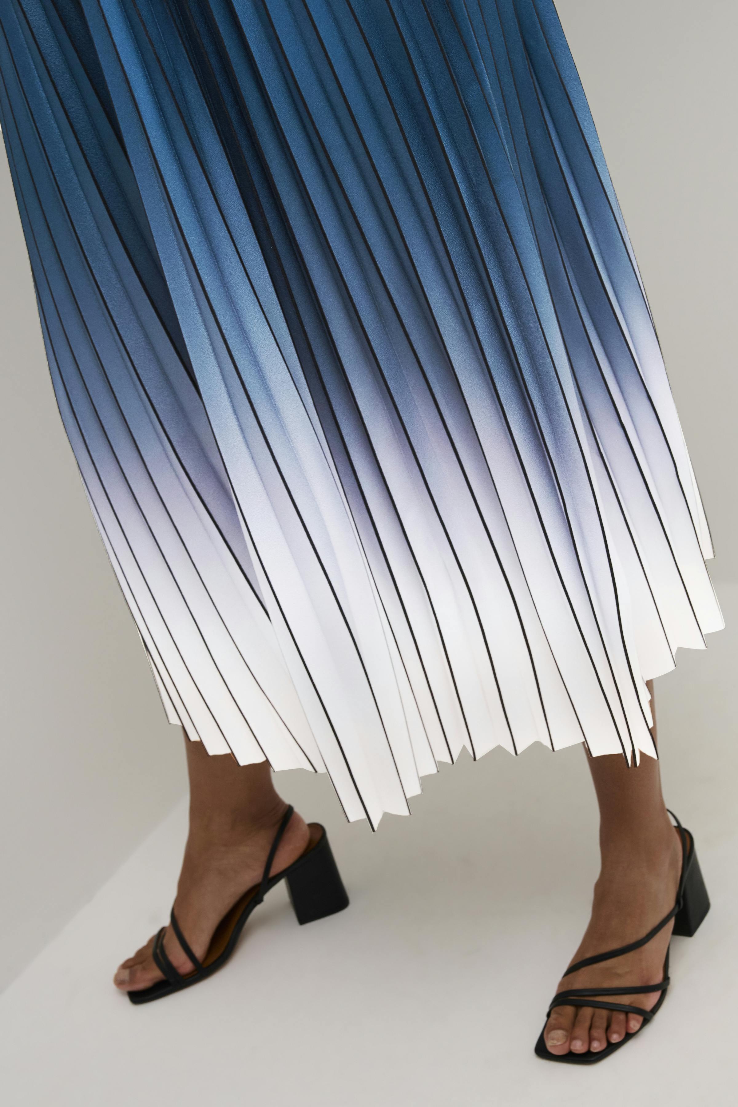 CUscarlett Skirt LOOKBOOK DETAIL 50110395-194024