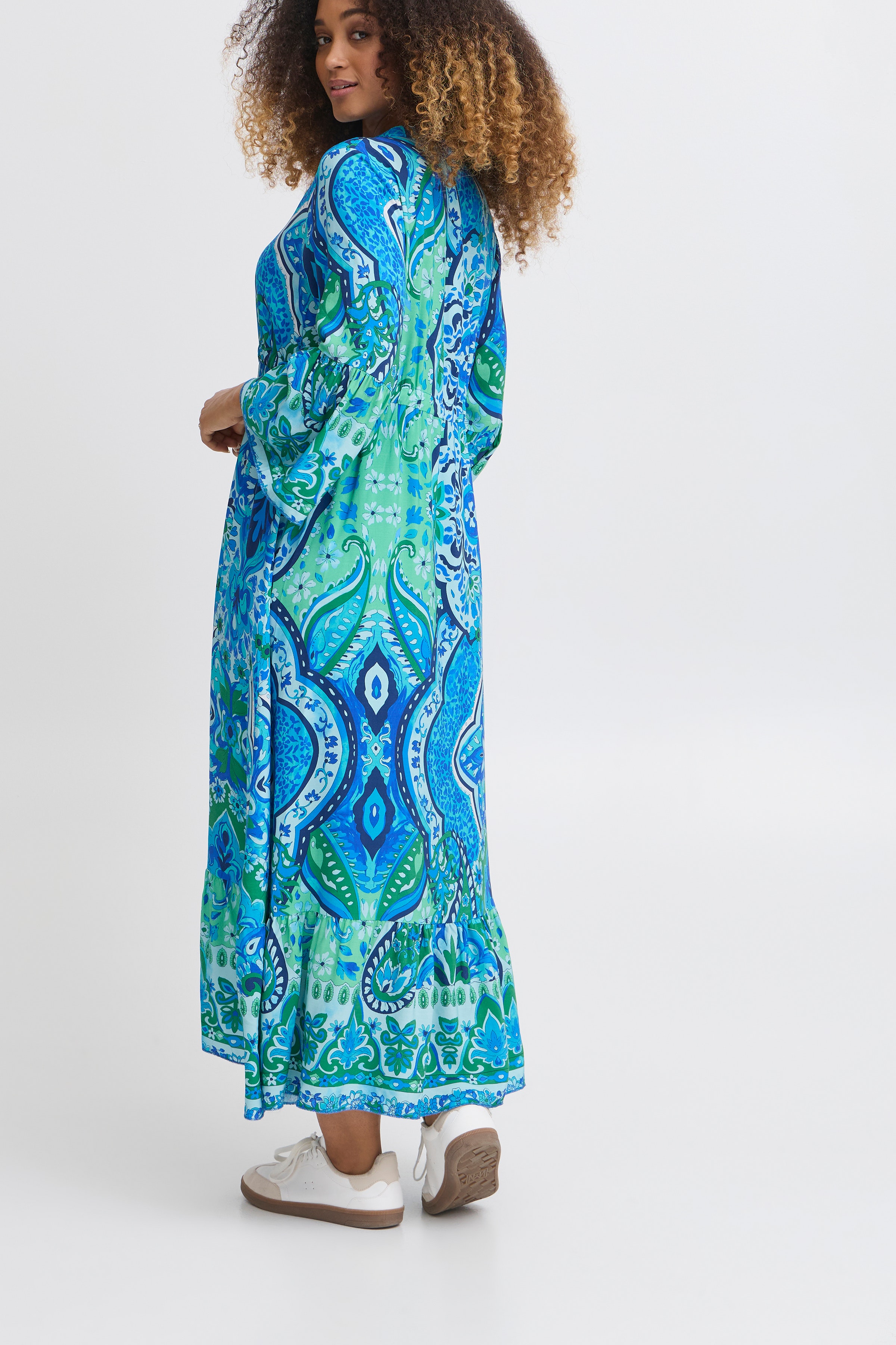 SBGELLA Kjole LOOKBOOK BACK 22100941-174041