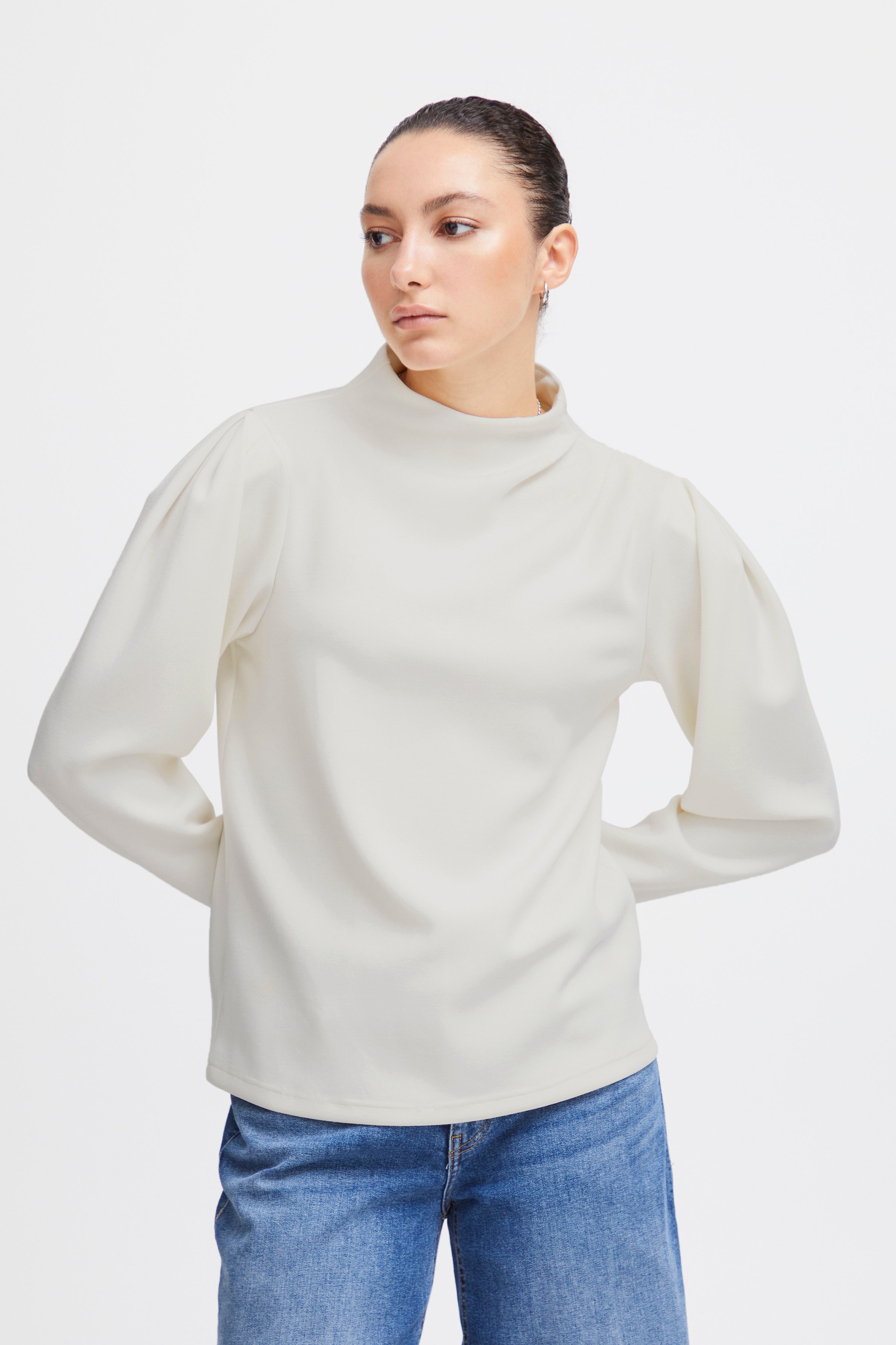 IHNAIDA Bluse LOOKBOOK FRONT 20120519-114202