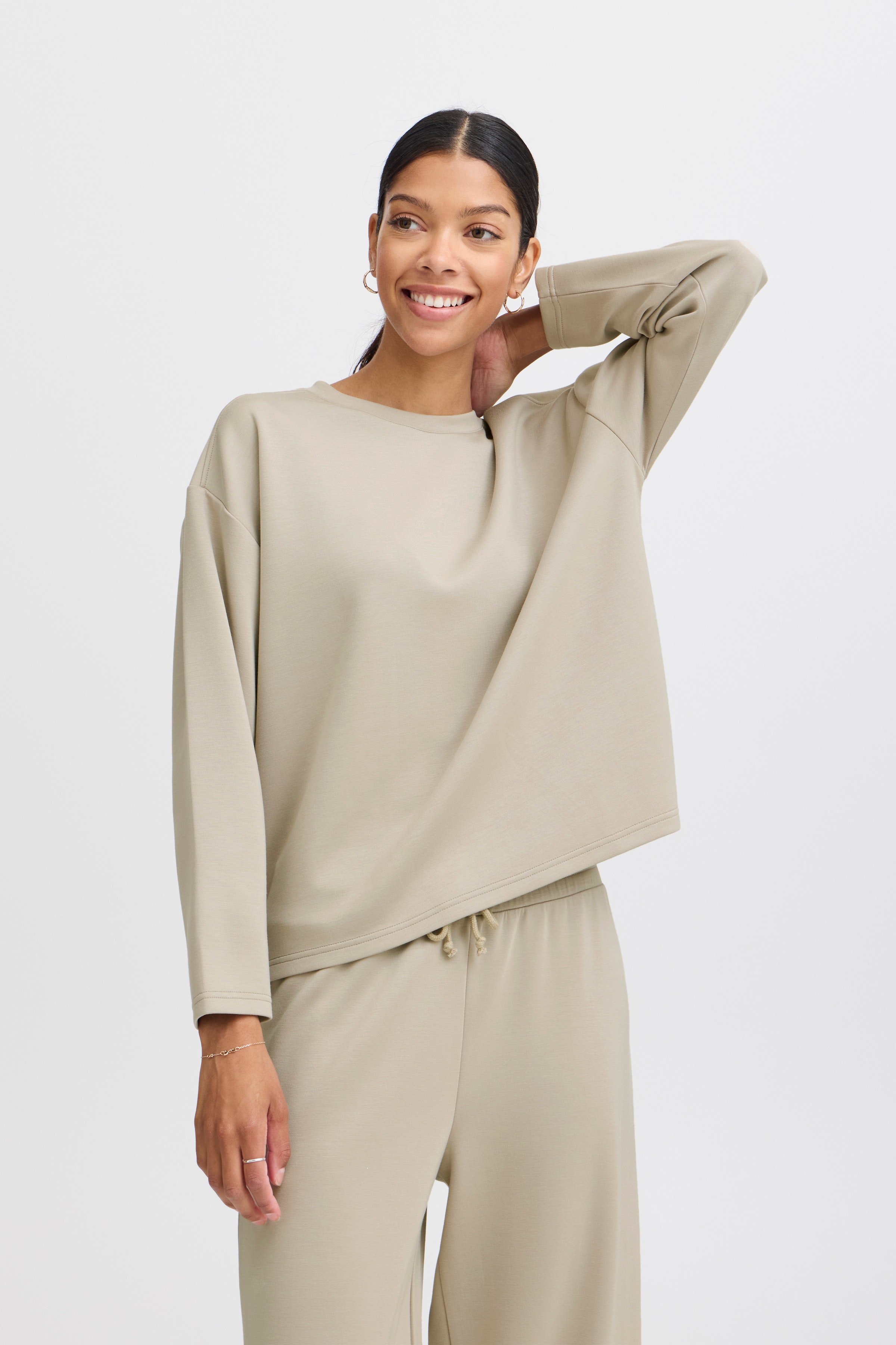 BYPUSTI Sweatshirt LOOKBOOK FRONT 20815707-161305