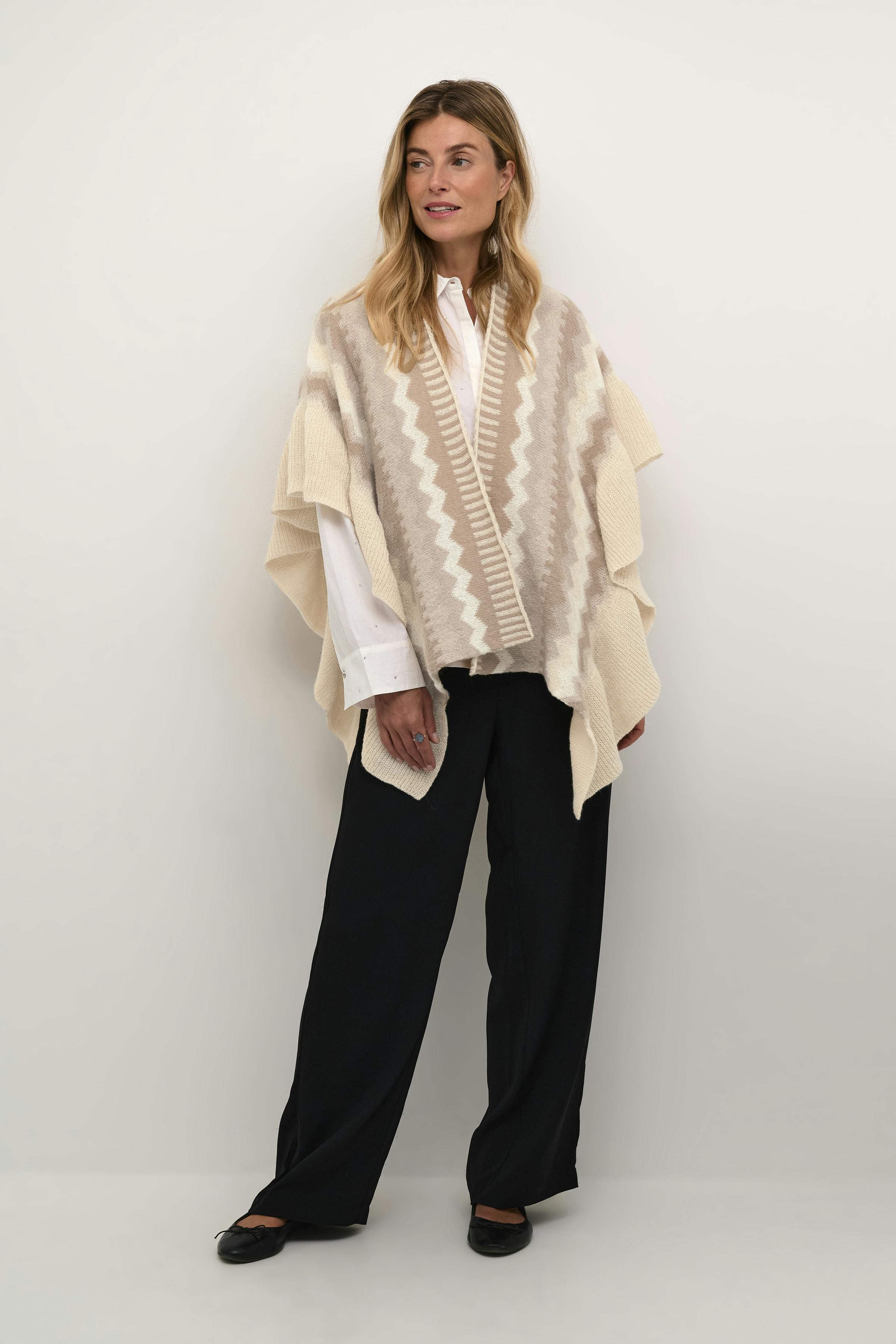 CRCandle Cape LOOKBOOK FRONT 10613070-106707