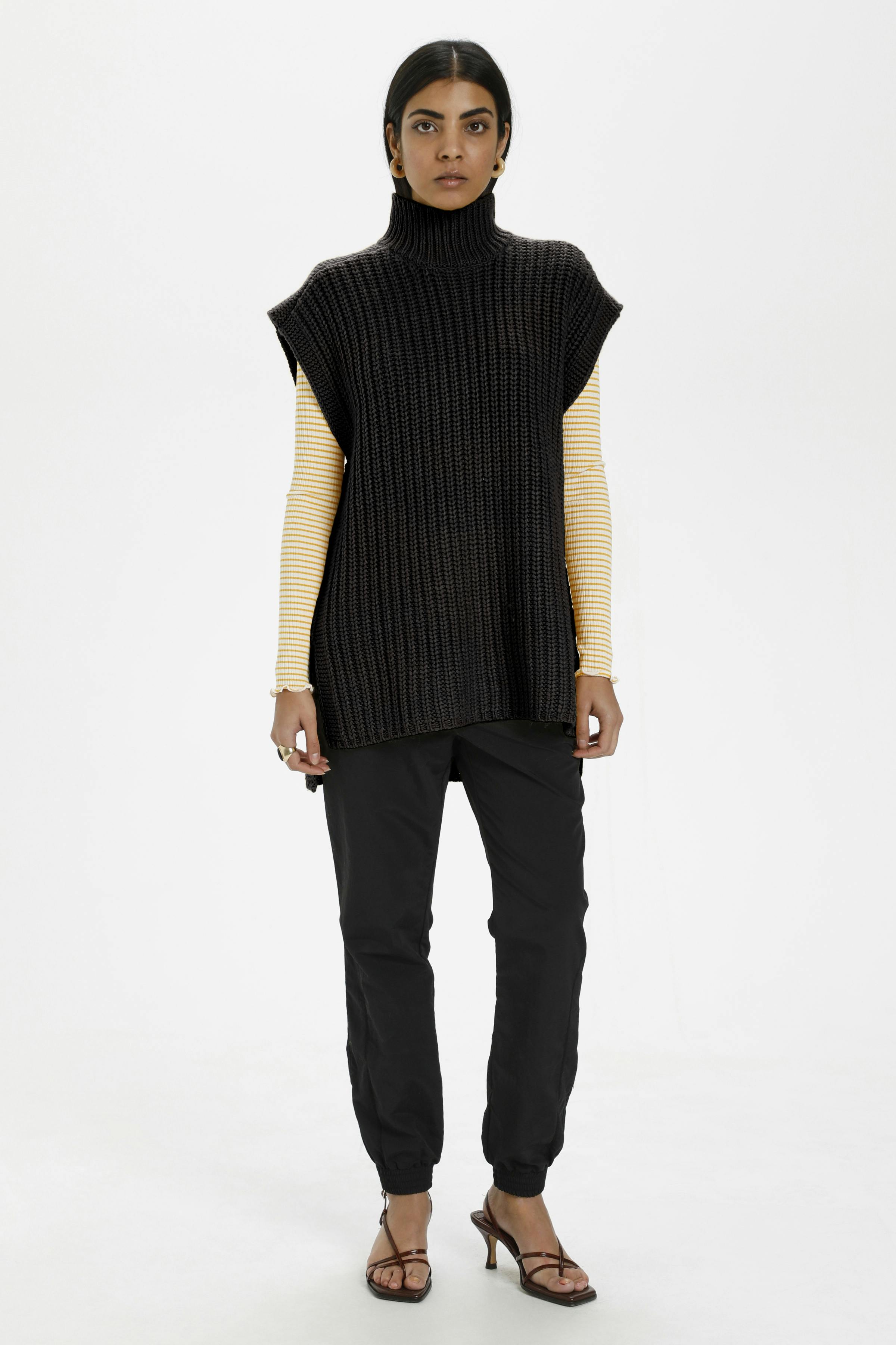 InezKB Pullover LOOKBOOK FRONT 10103550-194008