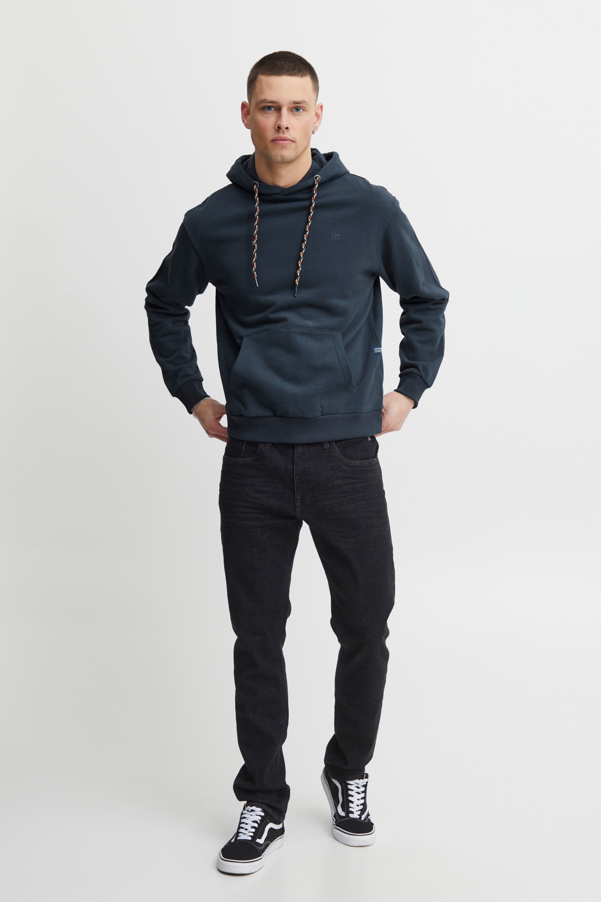 Kapuzenshirt LOOKBOOK FRONT 20712804-194024
