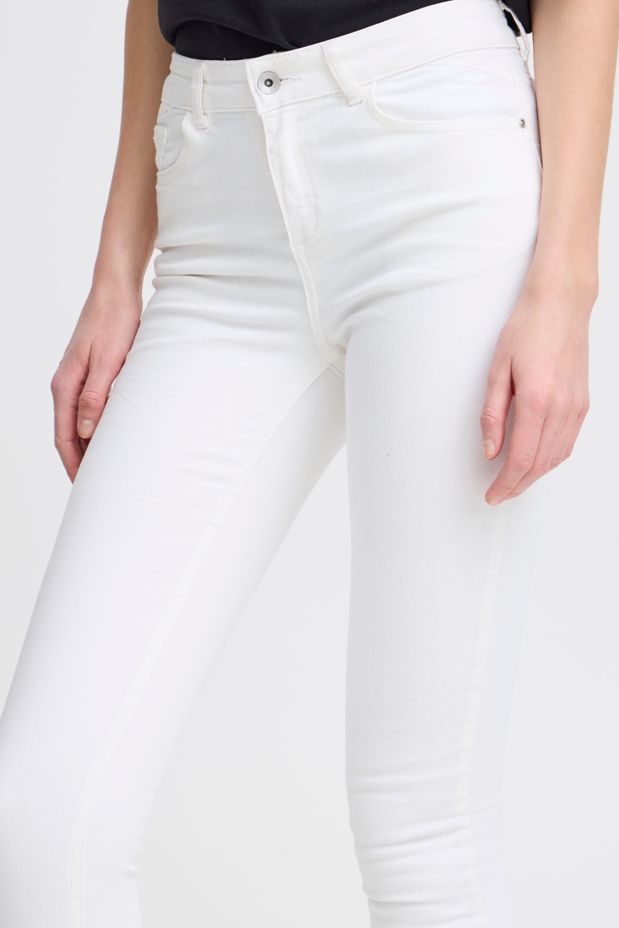 Lola Jeans LOOKBOOK DETAIL 20803214-114800