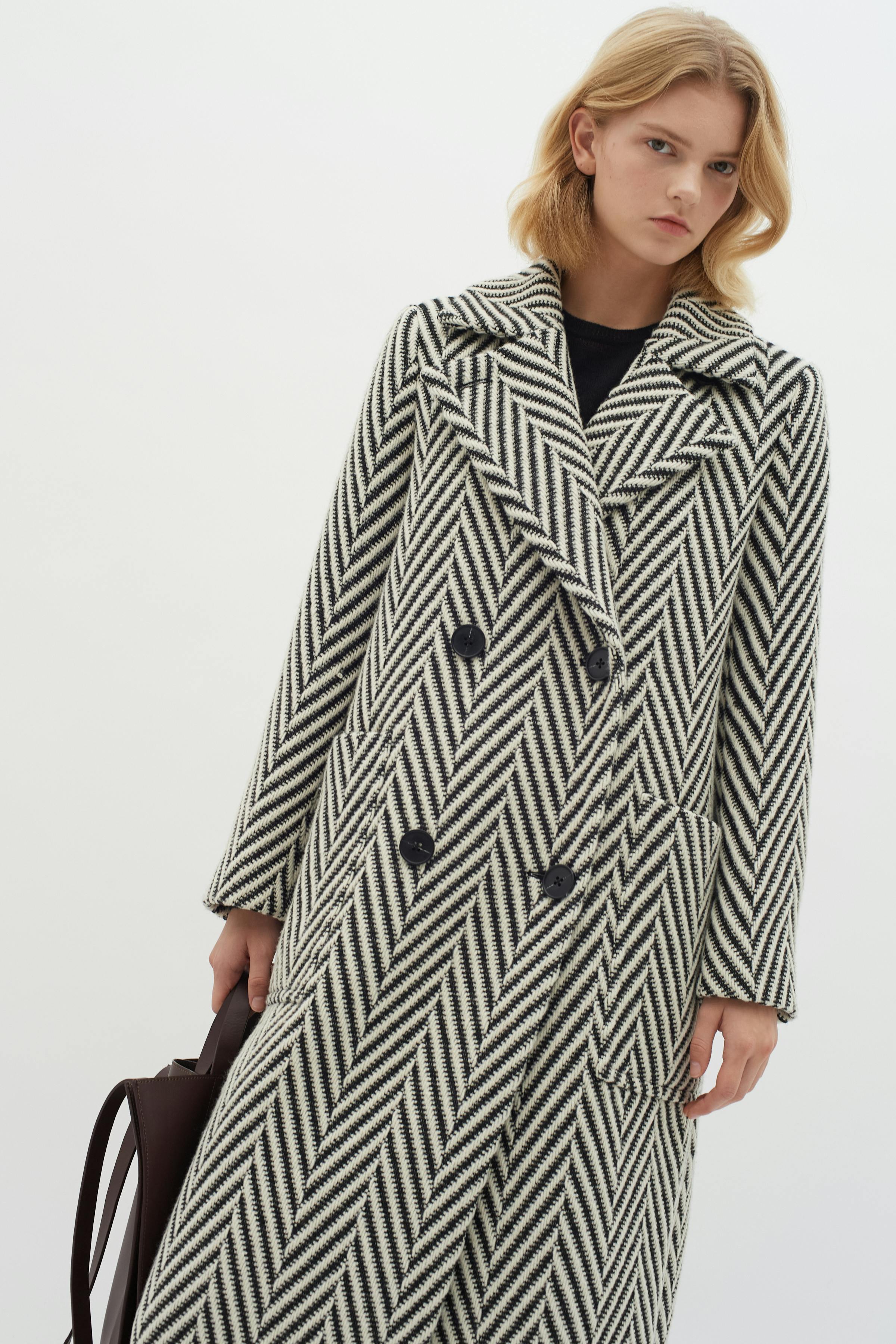 TruIW Coat LOOKBOOK FRONT 30109471-300027