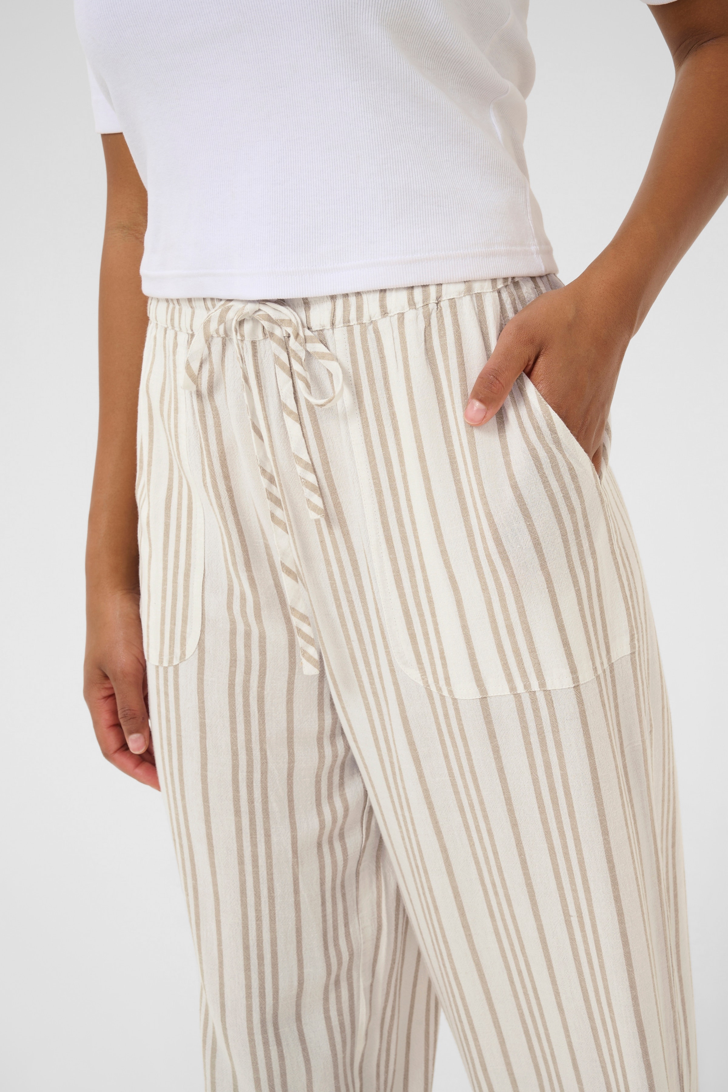 KAmilia Trousers LOOKBOOK DETAIL 10508314-107125