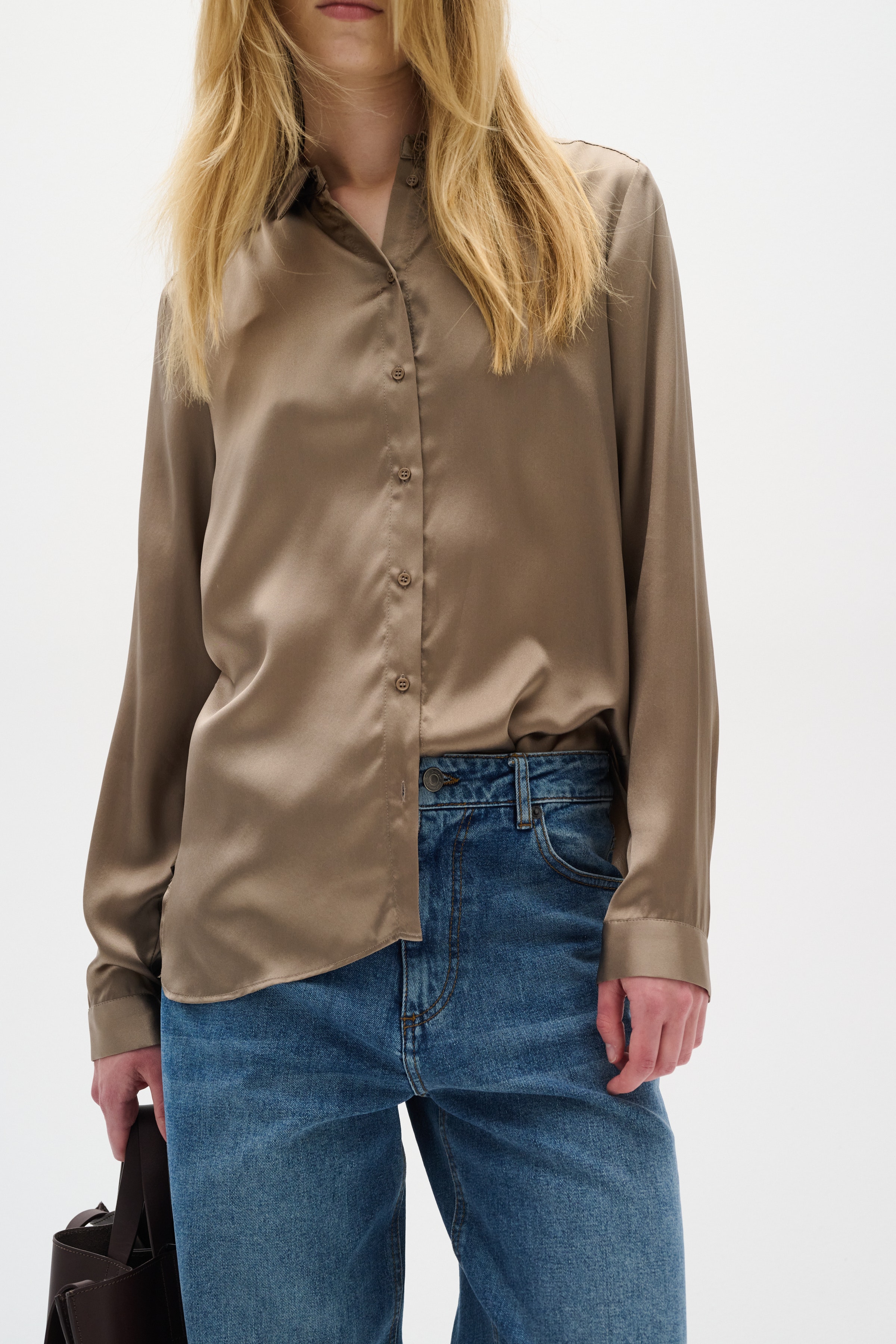 Leonore Shirt LOOKBOOK FRONT 30104237-10114